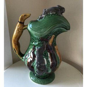 VINTAGE PORTUGUESE MAJOLICA PITCHER / HUNTING PATTERN / CALDAS DA RAINHA 1950's
